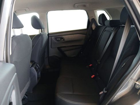Used 2025 Nissan Rogue S AWD/4WD image 13