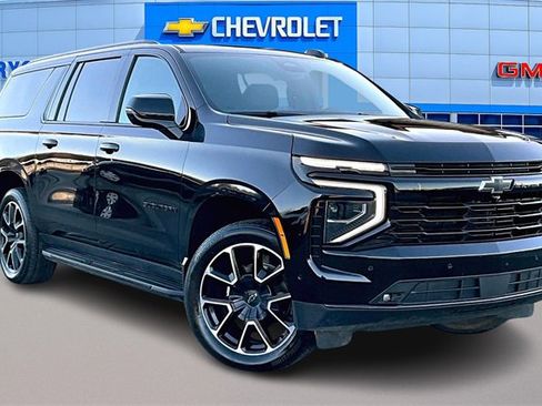 Used 2025 Chevrolet Suburban RST w/ RST Capability Package image 1