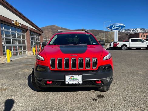 Used 2017 Jeep Cherokee Trailhawk w/ Cold Weather Group image 11