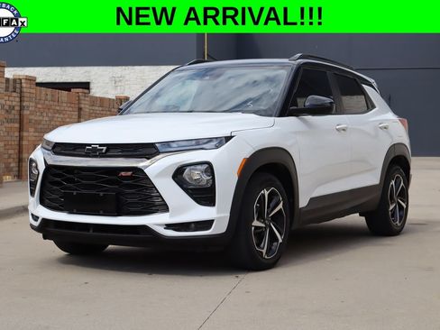 Used 2023 Chevrolet TrailBlazer RS w/ Sun and Liftgate Package FWD image 1