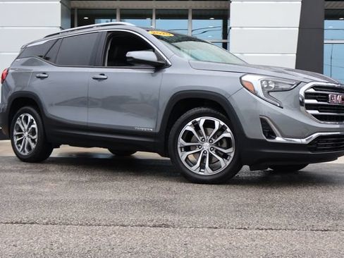 Used 2020 GMC Terrain SLT w/ Preferred Package FWD image 2