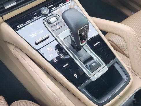 Used 2019 Porsche Cayenne image 23