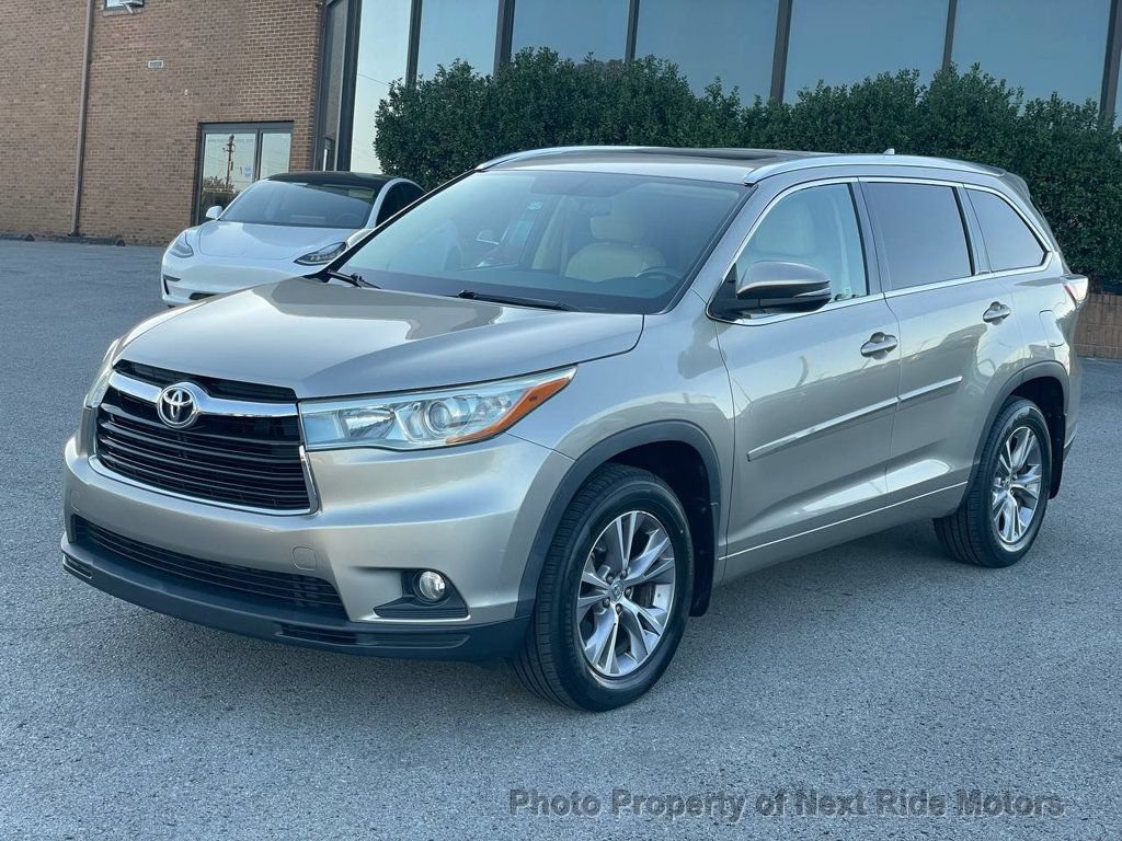 Used 2015 Toyota Highlander XLE AWD/4WD image 3