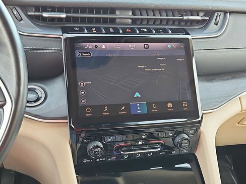 Used 2021 Jeep Grand Cherokee L Limited image 28