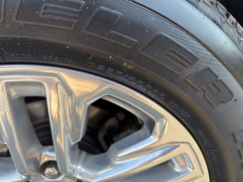 Used 2022 GMC Yukon XL SLT w/ SLT Premium Package image 37