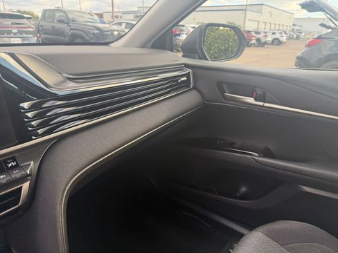 Used 2025 Toyota Camry LE image 63
