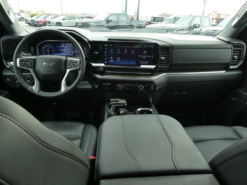 Certified 2024 Chevrolet Silverado 1500 LT Trail Boss w/ Convenience Package II image 20