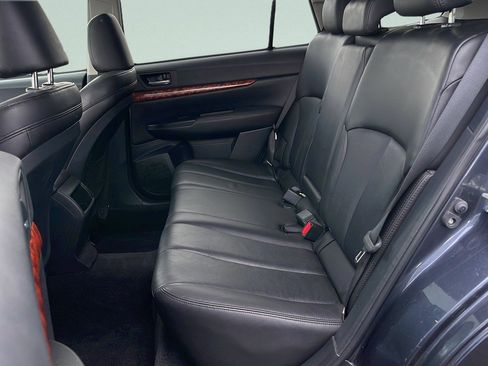 Used 2010 Subaru Outback 2.5i Limited w/ Popular Equipment Group 2A image 41