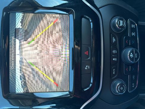 Used 2019 Jeep Cherokee Limited w/ Luxury Group image 26