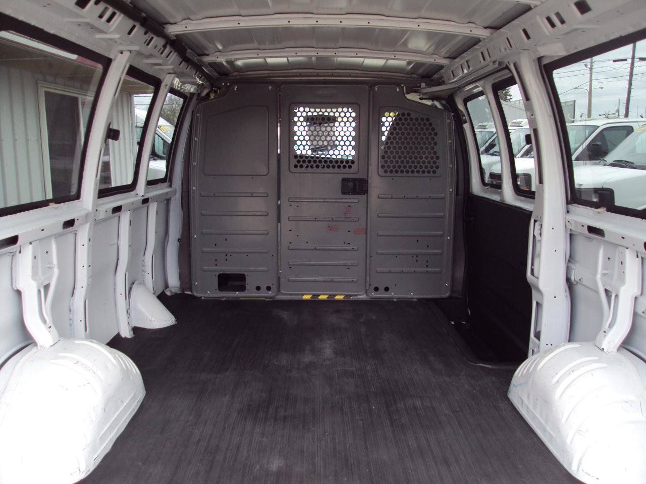 Used 2013 Chevrolet Express 1500 AWD image 8