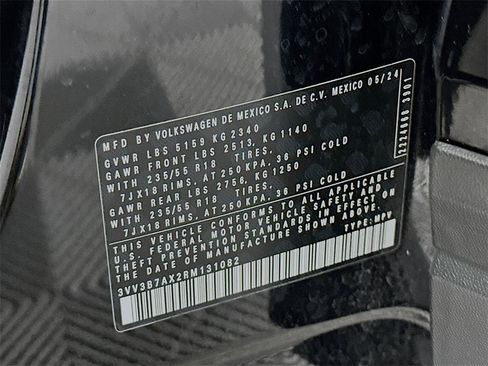 Used 2024 Volkswagen Tiguan SE image 29