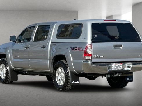 Used 2015 Toyota Tacoma 4x4 Double Cab w/ TRD Off-Road Package image 6