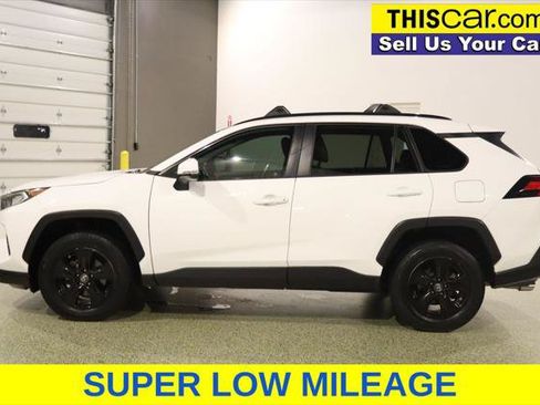 Used 2019 Toyota RAV4 XLE FWD image 5