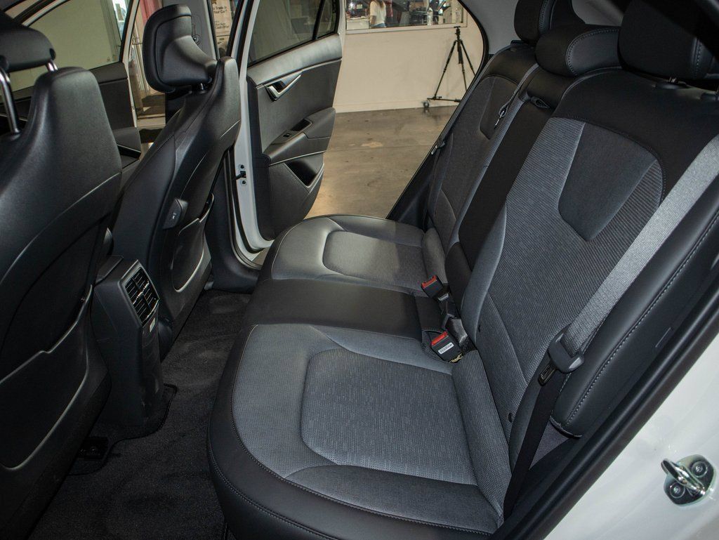 New 2023 Kia Niro Wave FWD image 15