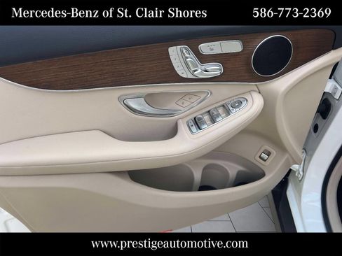 Used 2021 Mercedes-Benz GLC 300 4MATIC image 15