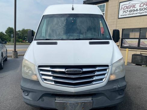 Used 2014 Freightliner Sprinter 2500 RWD image 8