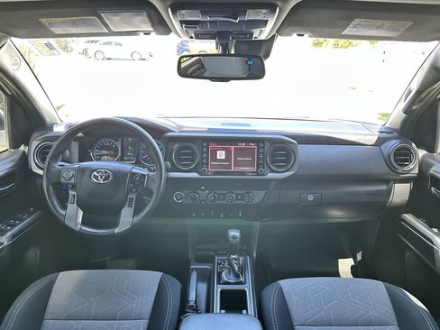 Used 2020 Toyota Tacoma TRD Off-Road w/ Technology Package AWD/4WD image 34