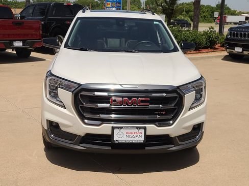 Used 2024 GMC Terrain AT4 AWD/4WD image 5
