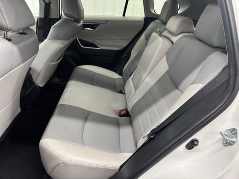 Used 2023 Toyota RAV4 XLE Premium image 11