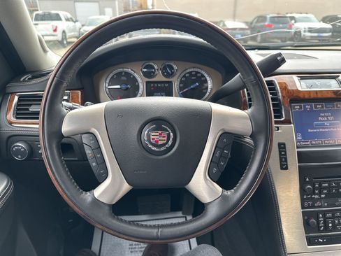 Used 2014 Cadillac Escalade ESV Platinum image 52