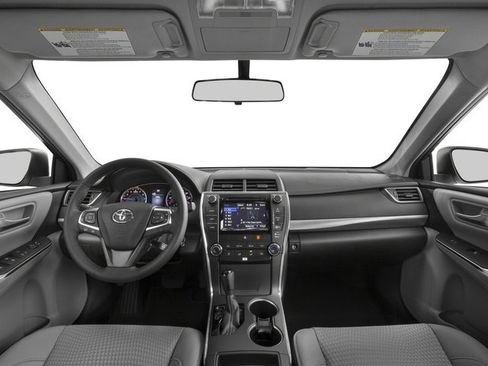 Used 2017 Toyota Camry XSE image 9