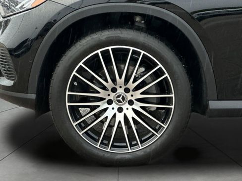 Certified 2025 Mercedes-Benz GLC 300 image 5