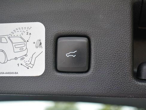 Used 2020 Ford Escape SEL AWD/4WD image 25