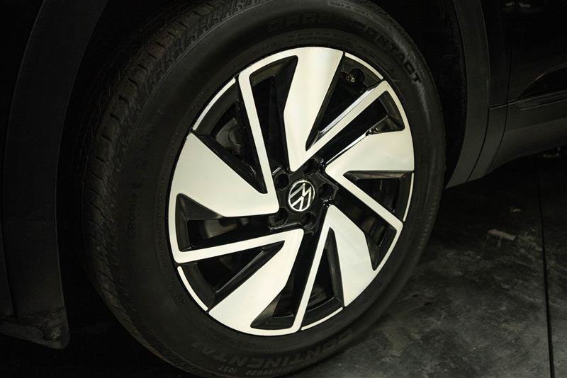 Used 2025 Volkswagen Atlas SE AWD/4WD image 3