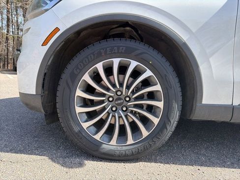 Used 2023 Lincoln Aviator AWD w/ Premium Package image 9