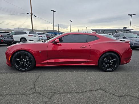 Used 2017 Chevrolet Camaro SS image 2