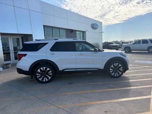 New 2026 Ford Explorer Platinum w/ LUX Leather Package AWD/4WD image 8
