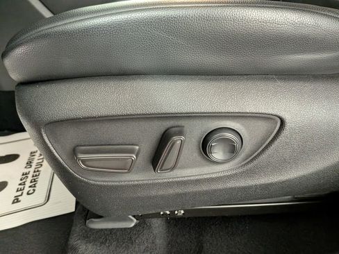 Used 2021 Toyota Highlander XLE image 18