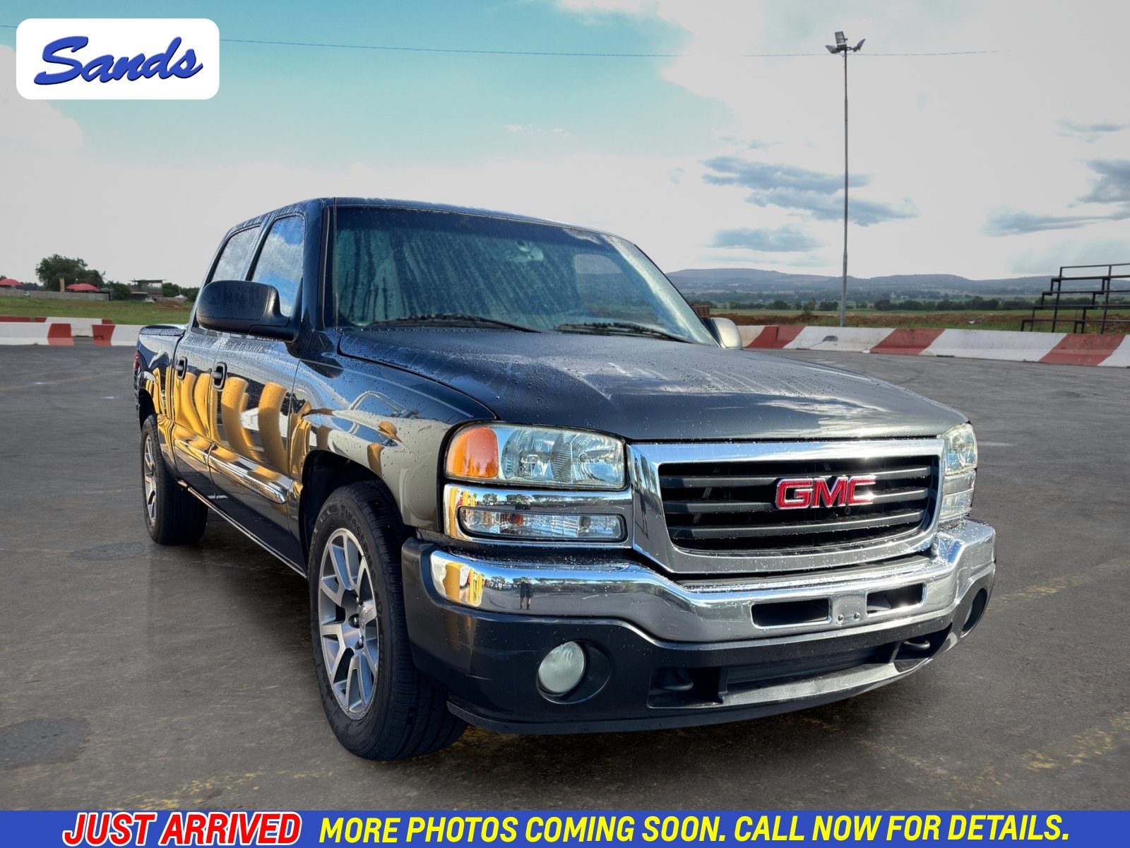 Used 2005 GMC Sierra 1500 SLE w/ Light Duty Power Package RWD image 1