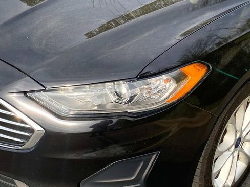 Used 2019 Ford Fusion SE image 5