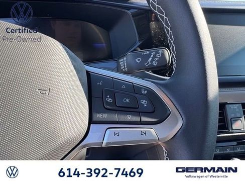 Certified 2024 Volkswagen Taos SE image 30