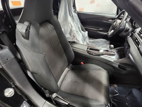 Used 2016 MAZDA MX-5 Miata Sport image 19
