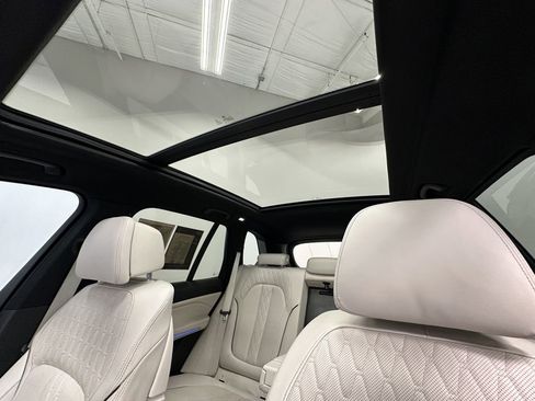 Used 2021 BMW X5 sDrive40i w/ M Sport Package image 35