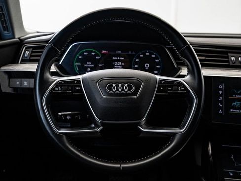 Used 2021 Audi e-tron Premium w/ Convenience Plus Package image 40