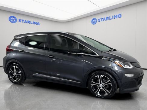 Used 2017 Chevrolet Bolt Premier w/ Driver Confidence II Package image 12