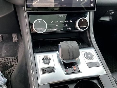 Used 2026 Jaguar F-PACE R-Dynamic S AWD/4WD image 25