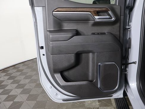Used 2024 GMC Sierra 1500 Elevation image 23