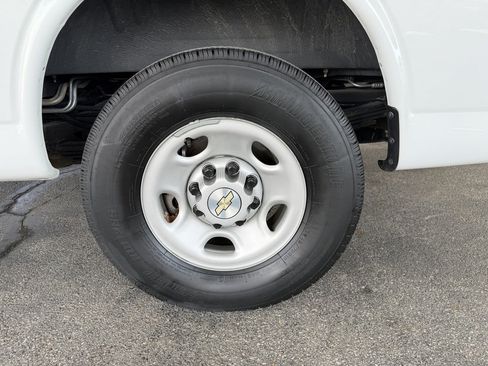 Used 2024 Chevrolet Express 3500 LT w/ LT Preferred Equipment Group RWD image 21
