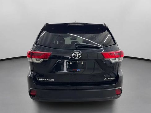 Used 2019 Toyota Highlander XLE AWD/4WD image 8