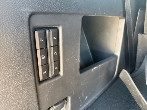 Used 2023 Ford Expedition Limited AWD/4WD image 12