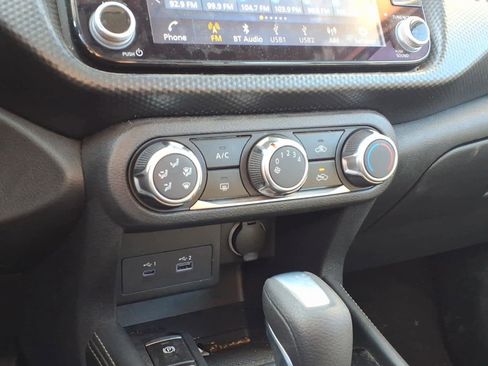 Used 2023 Nissan Kicks SV image 17