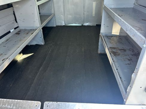 Used 2018 Ford Transit 250 130 Low Roof image 15