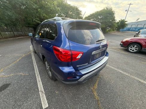Used 2018 Nissan Pathfinder SV FWD image 7