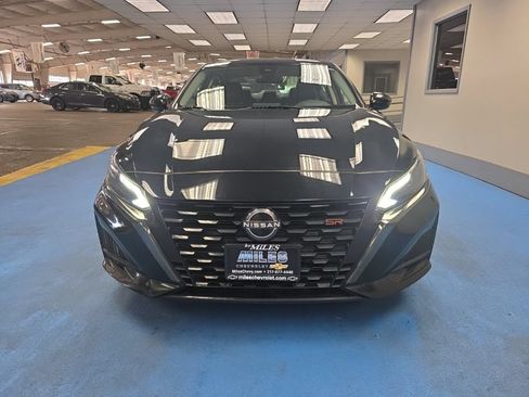 Used 2024 Nissan Altima 2.5 SR FWD image 14
