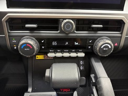 Used 2025 Toyota 4Runner TRD Off-Road Premium image 19