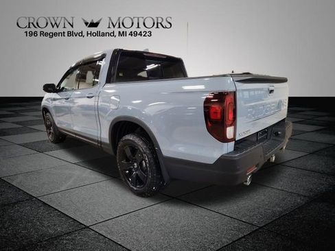 Certified 2025 Honda Ridgeline Black Edition image 5